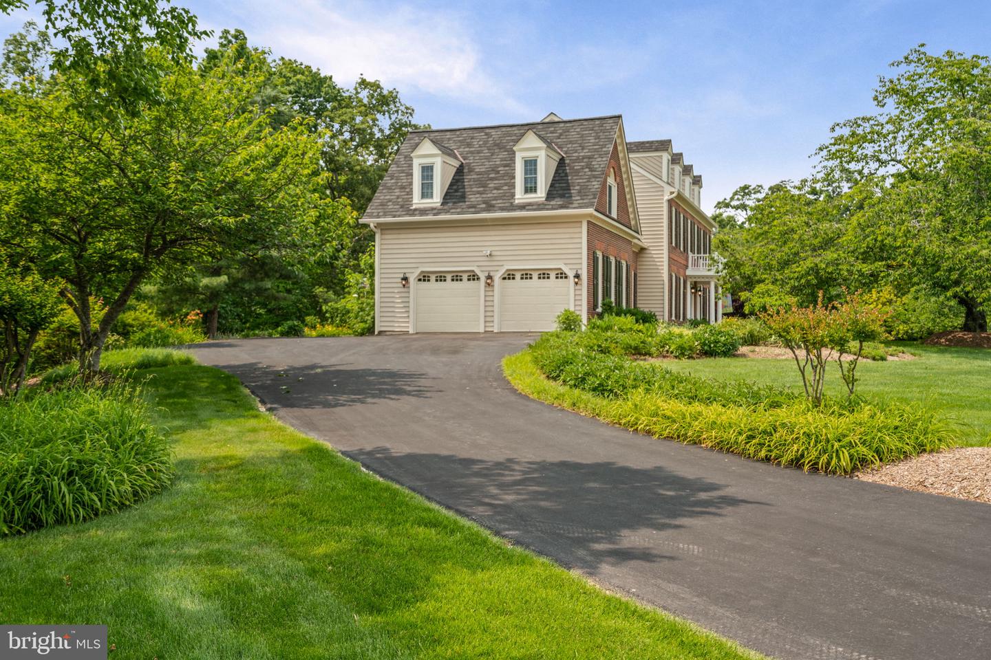 6410 NOBLE ROCK CT, CLIFTON, Virginia 20124, 5 Bedrooms Bedrooms, ,3 BathroomsBathrooms,Residential,For sale,6410 NOBLE ROCK CT,VAFX2245722 MLS # VAFX2245722