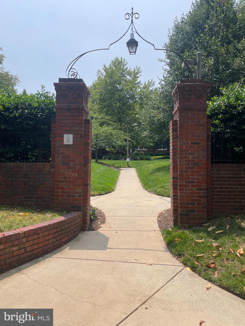 1744 N RHODES ST #5-310, ARLINGTON, Virginia 22201, 2 Bedrooms Bedrooms, ,1 BathroomBathrooms,Residential,For sale,1744 N RHODES ST #5-310,VAAR2058680 MLS # VAAR2058680