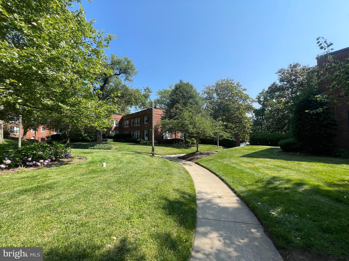 1744 N RHODES ST #5-310, ARLINGTON, Virginia 22201, 2 Bedrooms Bedrooms, ,1 BathroomBathrooms,Residential,For sale,1744 N RHODES ST #5-310,VAAR2058680 MLS # VAAR2058680