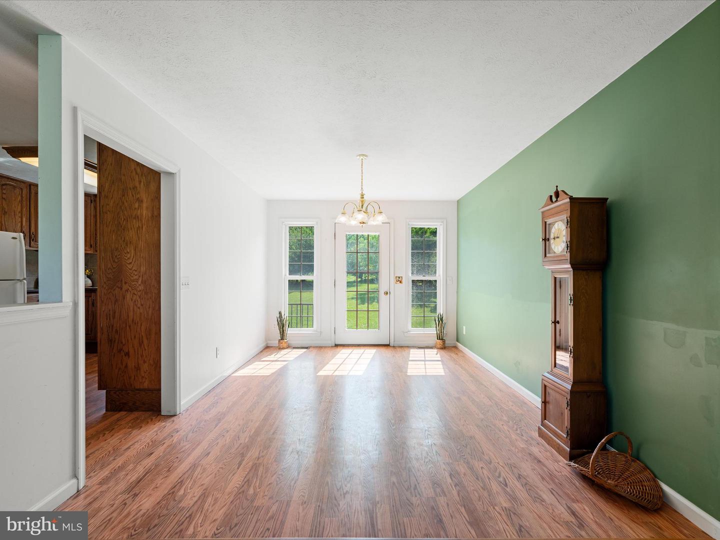 98 ROYALWOOD DR, WOODSTOCK, Virginia 22664, 4 Bedrooms Bedrooms, ,3 BathroomsBathrooms,Residential,For sale,98 ROYALWOOD DR,VASH2011658 MLS # VASH2011658