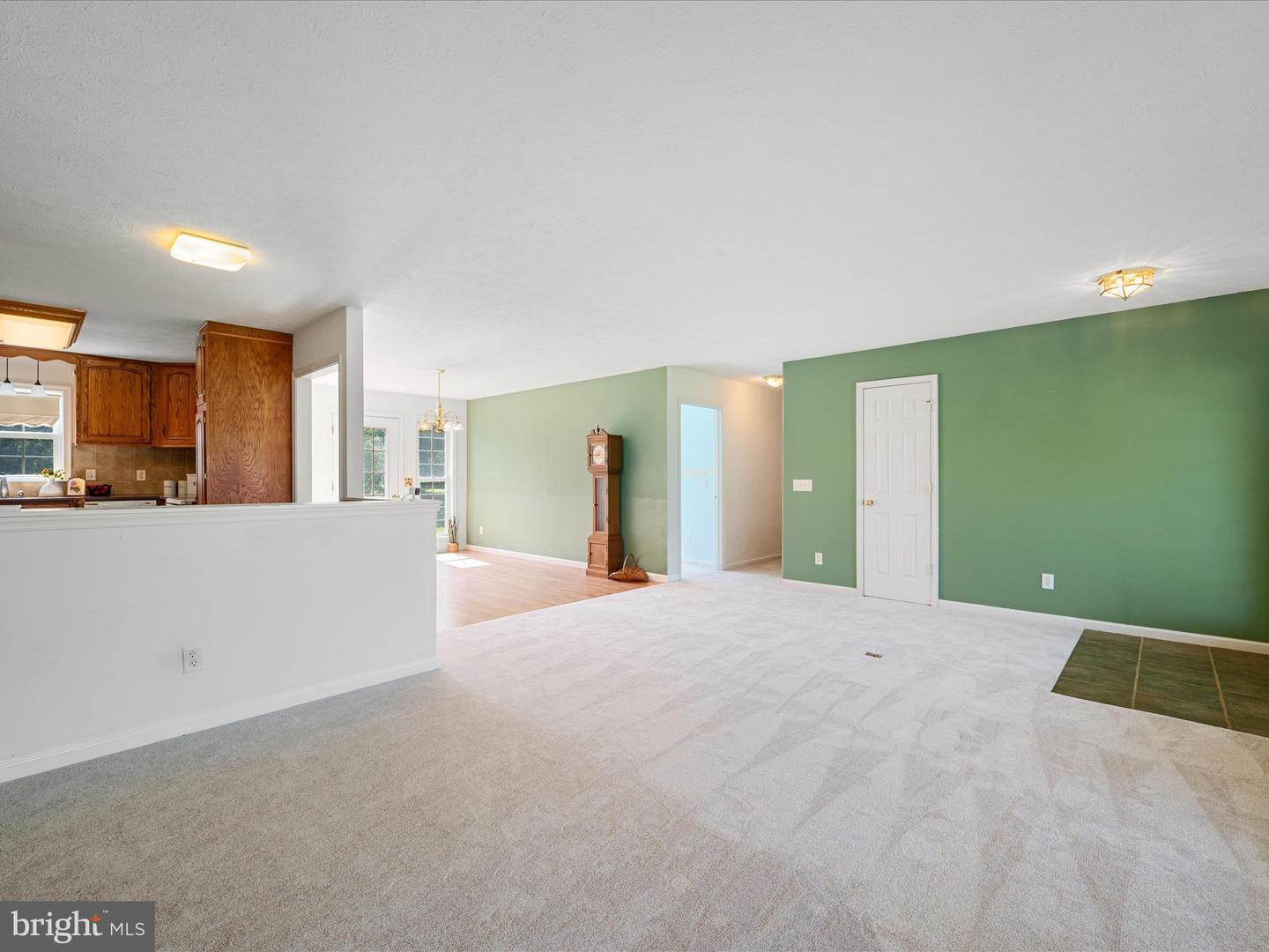 98 ROYALWOOD DR, WOODSTOCK, Virginia 22664, 4 Bedrooms Bedrooms, ,3 BathroomsBathrooms,Residential,For sale,98 ROYALWOOD DR,VASH2011658 MLS # VASH2011658