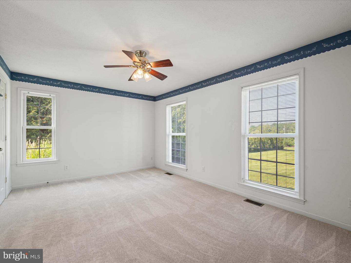 98 ROYALWOOD DR, WOODSTOCK, Virginia 22664, 4 Bedrooms Bedrooms, ,3 BathroomsBathrooms,Residential,For sale,98 ROYALWOOD DR,VASH2011658 MLS # VASH2011658