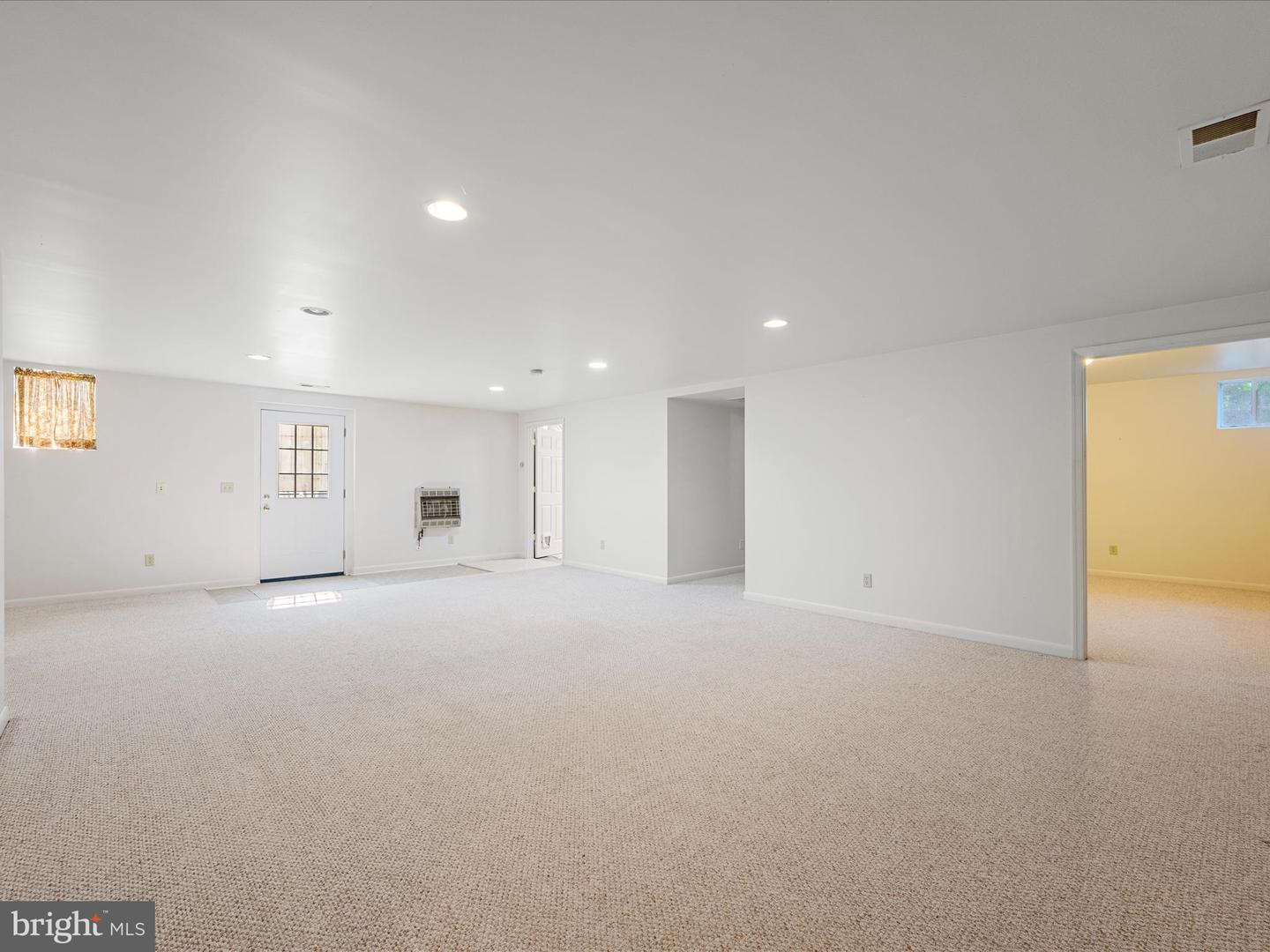 98 ROYALWOOD DR, WOODSTOCK, Virginia 22664, 4 Bedrooms Bedrooms, ,3 BathroomsBathrooms,Residential,For sale,98 ROYALWOOD DR,VASH2011658 MLS # VASH2011658