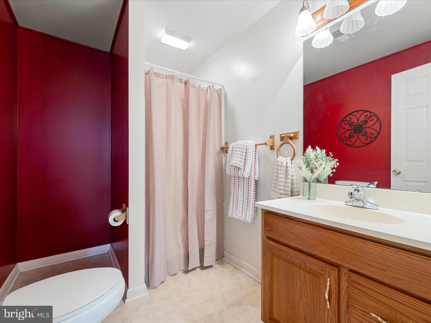 98 ROYALWOOD DR, WOODSTOCK, Virginia 22664, 4 Bedrooms Bedrooms, ,3 BathroomsBathrooms,Residential,For sale,98 ROYALWOOD DR,VASH2011658 MLS # VASH2011658