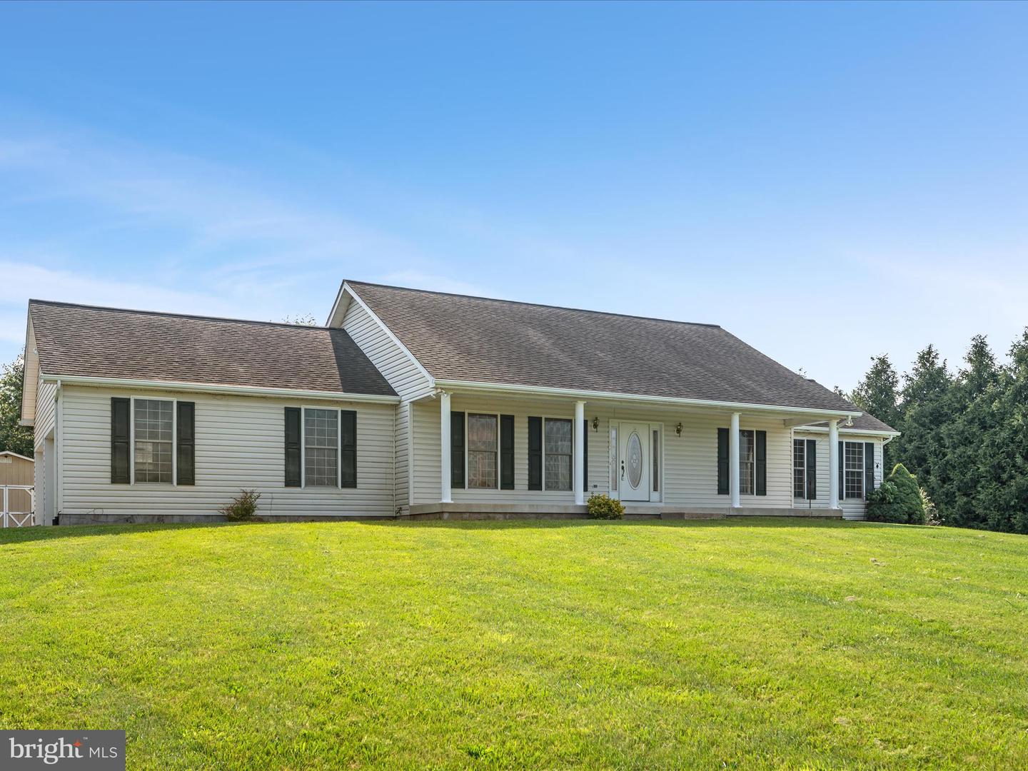 98 ROYALWOOD DR, WOODSTOCK, Virginia 22664, 4 Bedrooms Bedrooms, ,3 BathroomsBathrooms,Residential,For sale,98 ROYALWOOD DR,VASH2011658 MLS # VASH2011658