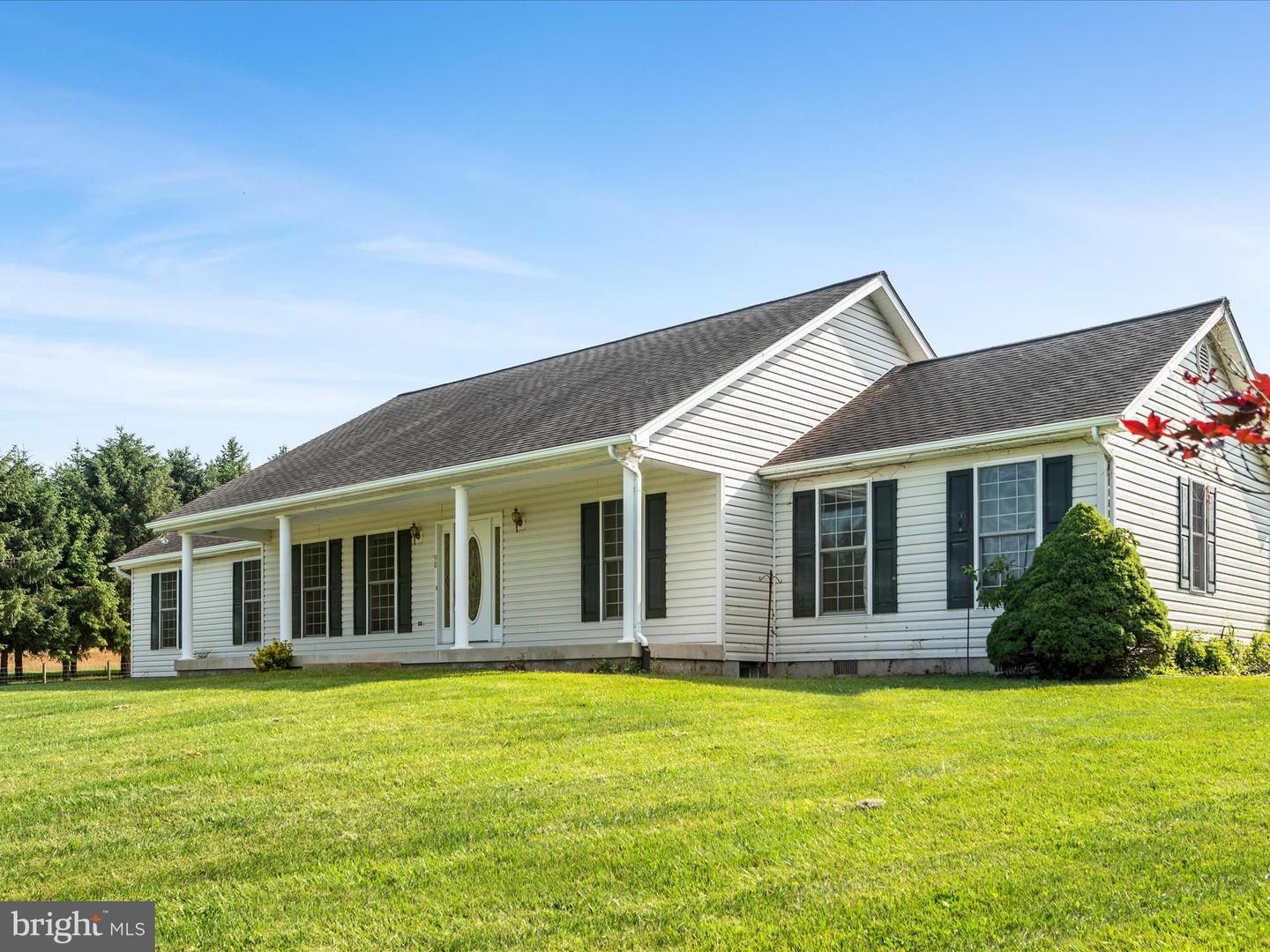 98 ROYALWOOD DR, WOODSTOCK, Virginia 22664, 4 Bedrooms Bedrooms, ,3 BathroomsBathrooms,Residential,For sale,98 ROYALWOOD DR,VASH2011658 MLS # VASH2011658