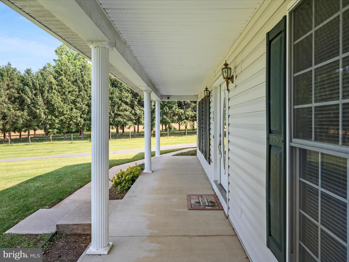 98 ROYALWOOD DR, WOODSTOCK, Virginia 22664, 4 Bedrooms Bedrooms, ,3 BathroomsBathrooms,Residential,For sale,98 ROYALWOOD DR,VASH2011658 MLS # VASH2011658
