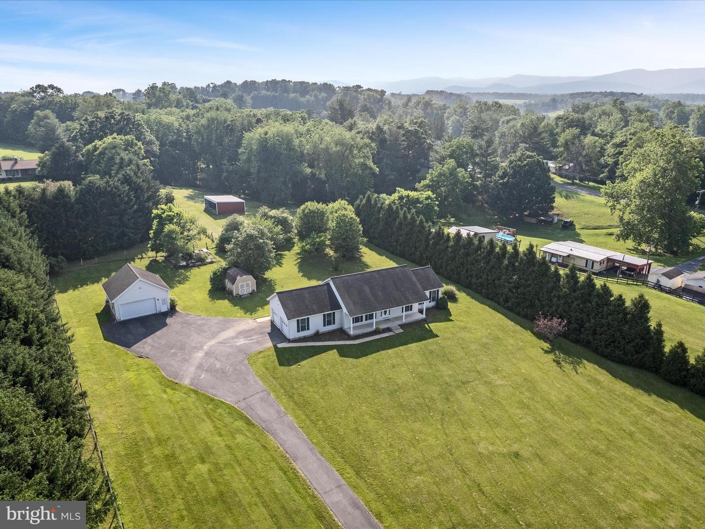 98 ROYALWOOD DR, WOODSTOCK, Virginia 22664, 4 Bedrooms Bedrooms, ,3 BathroomsBathrooms,Residential,For sale,98 ROYALWOOD DR,VASH2011658 MLS # VASH2011658