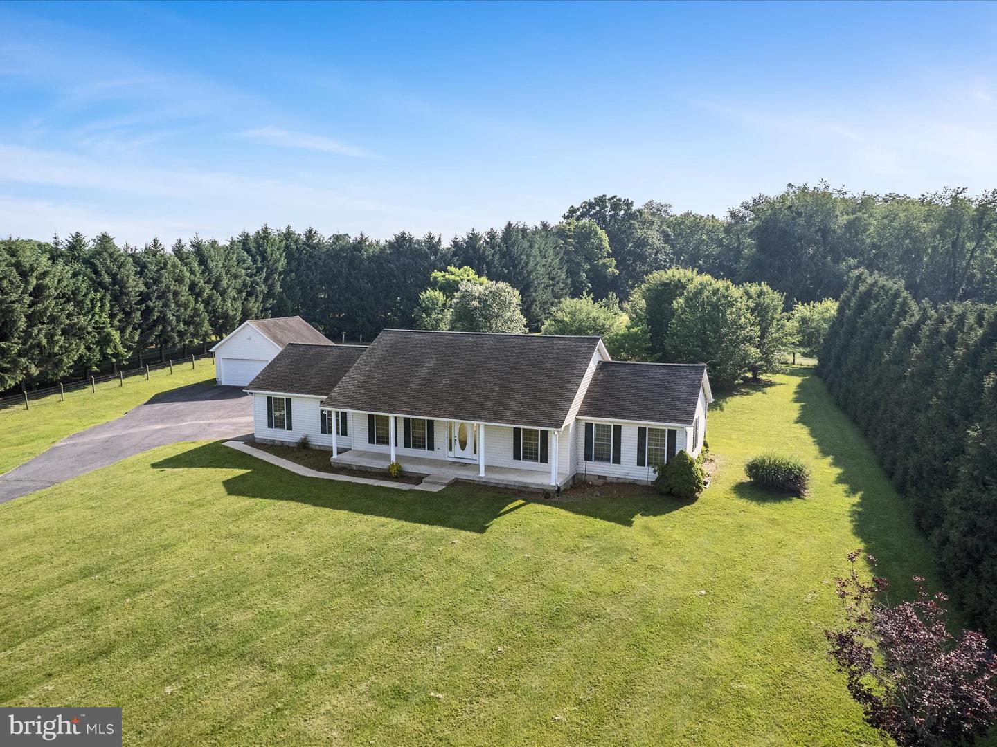 98 ROYALWOOD DR, WOODSTOCK, Virginia 22664, 4 Bedrooms Bedrooms, ,3 BathroomsBathrooms,Residential,For sale,98 ROYALWOOD DR,VASH2011658 MLS # VASH2011658