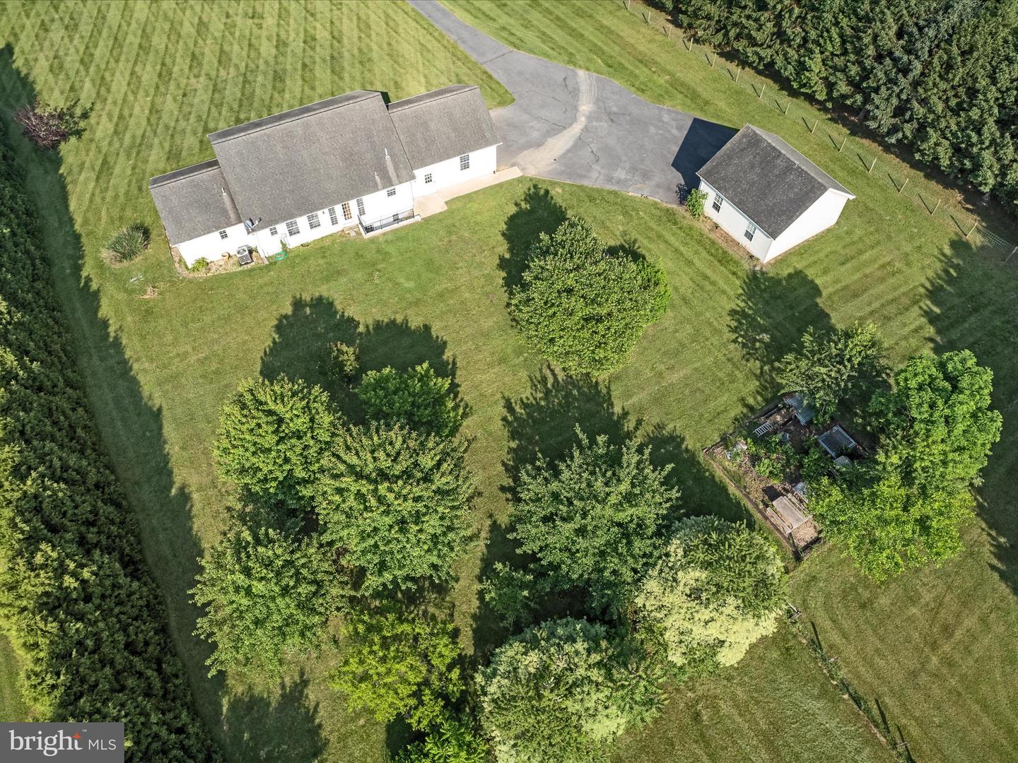 98 ROYALWOOD DR, WOODSTOCK, Virginia 22664, 4 Bedrooms Bedrooms, ,3 BathroomsBathrooms,Residential,For sale,98 ROYALWOOD DR,VASH2011658 MLS # VASH2011658