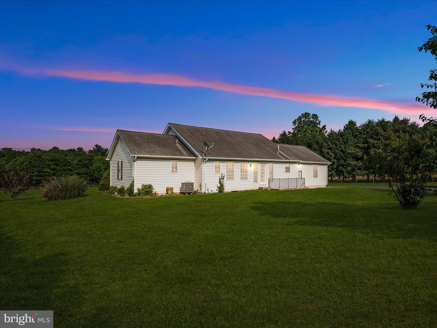 98 ROYALWOOD DR, WOODSTOCK, Virginia 22664, 4 Bedrooms Bedrooms, ,3 BathroomsBathrooms,Residential,For sale,98 ROYALWOOD DR,VASH2011658 MLS # VASH2011658