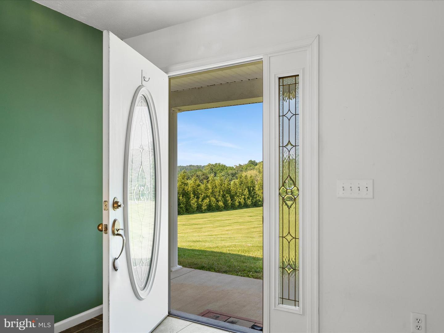 98 ROYALWOOD DR, WOODSTOCK, Virginia 22664, 4 Bedrooms Bedrooms, ,3 BathroomsBathrooms,Residential,For sale,98 ROYALWOOD DR,VASH2011658 MLS # VASH2011658
