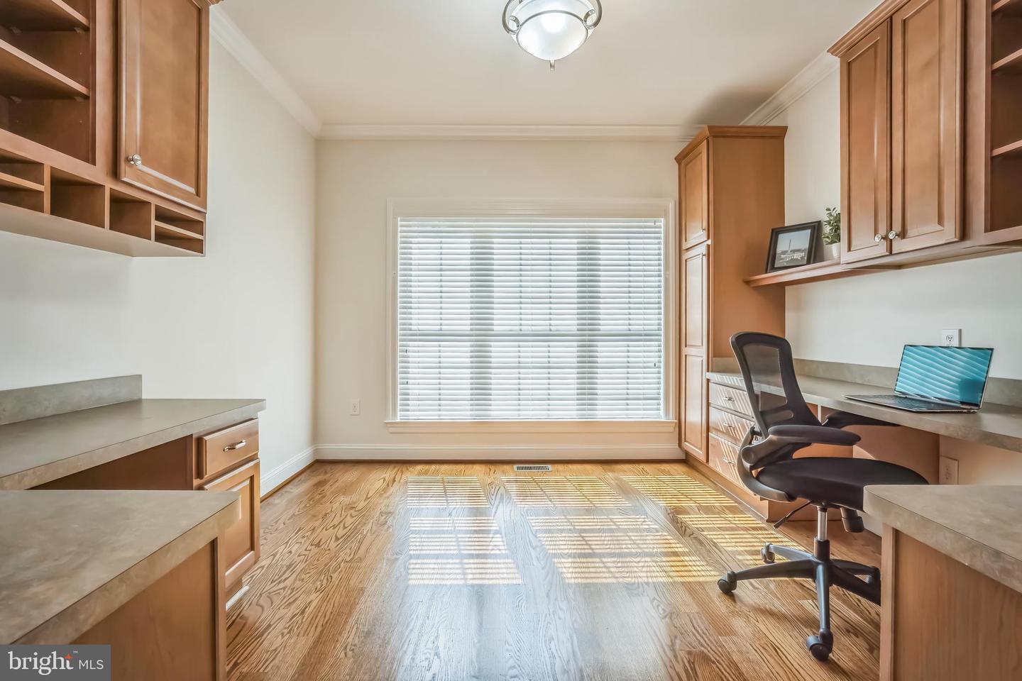 2862 ROSEMARY LN, FALLS CHURCH, Virginia 22042, 4 Bedrooms Bedrooms, ,3 BathroomsBathrooms,Residential,For sale,2862 ROSEMARY LN,VAFX2246100 MLS # VAFX2246100