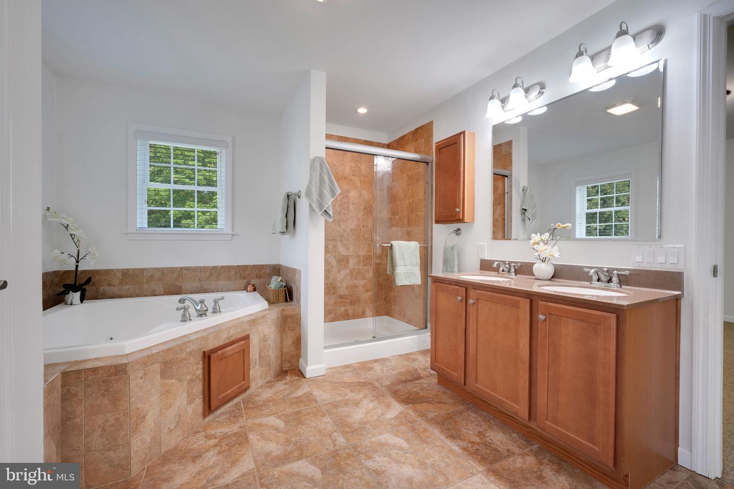 2862 ROSEMARY LN, FALLS CHURCH, Virginia 22042, 4 Bedrooms Bedrooms, ,3 BathroomsBathrooms,Residential,For sale,2862 ROSEMARY LN,VAFX2246100 MLS # VAFX2246100