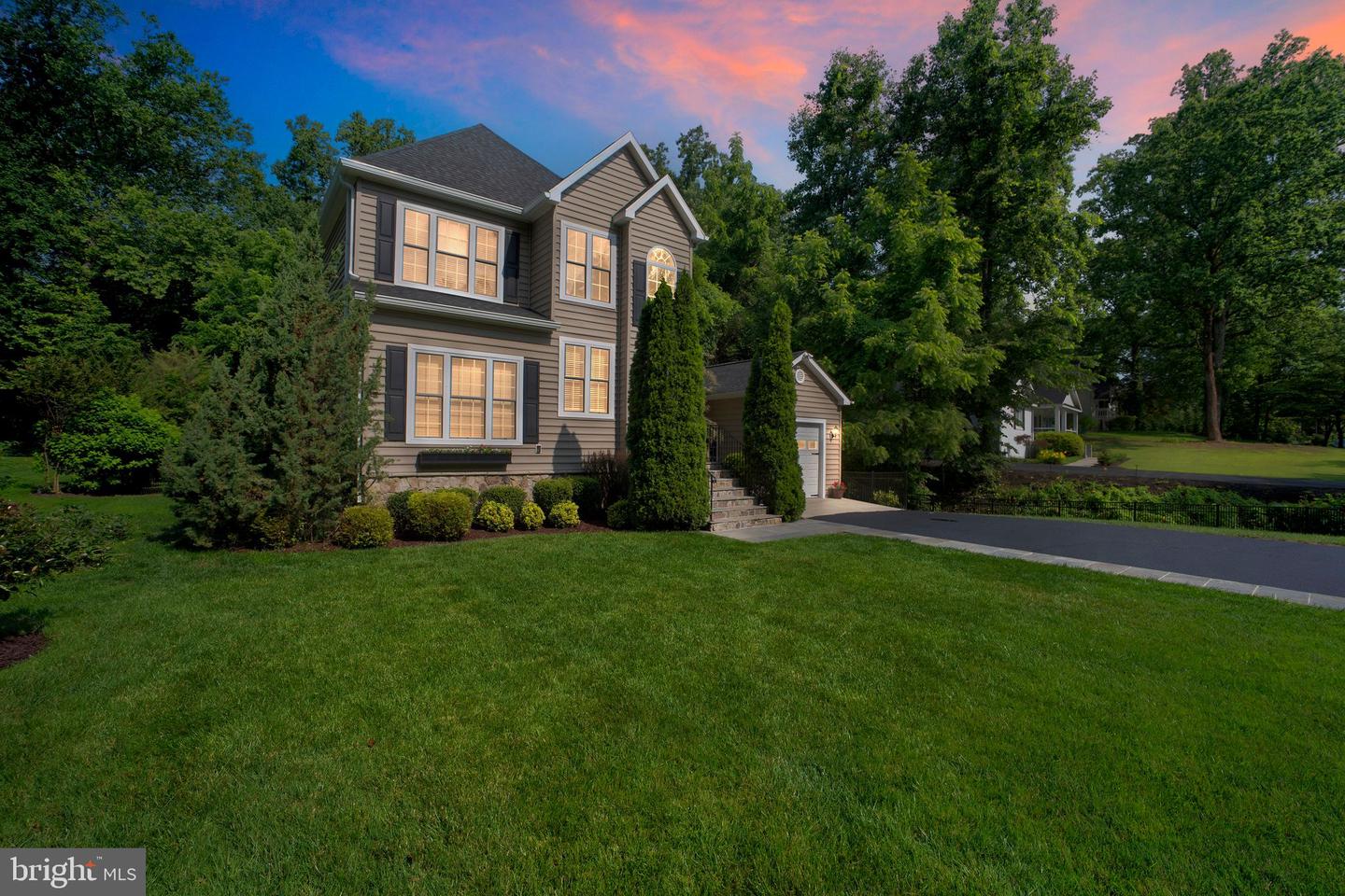 2862 ROSEMARY LN, FALLS CHURCH, Virginia 22042, 4 Bedrooms Bedrooms, ,3 BathroomsBathrooms,Residential,For sale,2862 ROSEMARY LN,VAFX2246100 MLS # VAFX2246100