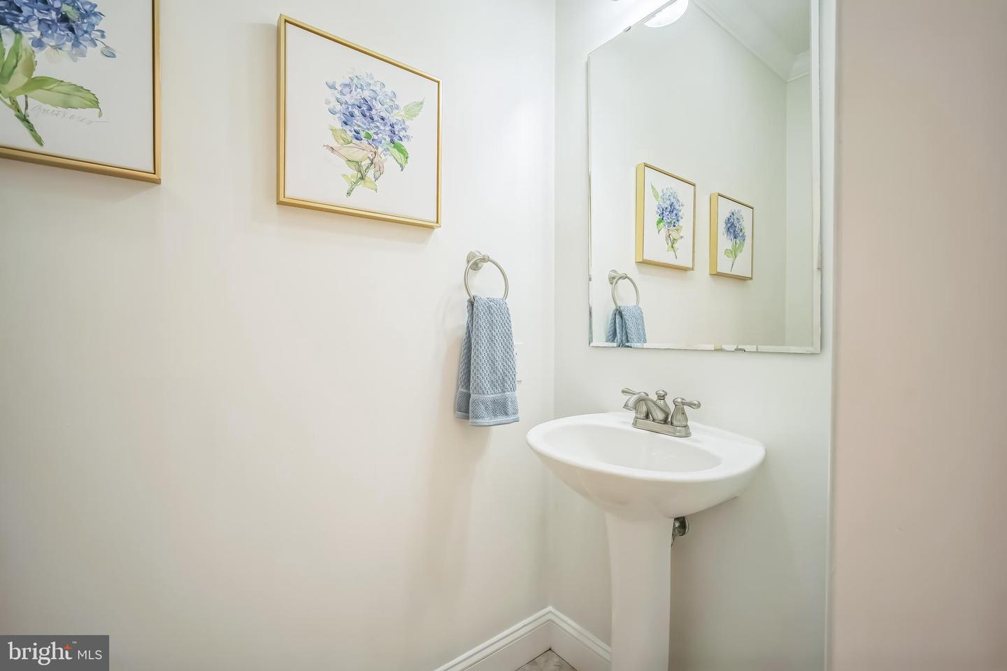 2862 ROSEMARY LN, FALLS CHURCH, Virginia 22042, 4 Bedrooms Bedrooms, ,3 BathroomsBathrooms,Residential,For sale,2862 ROSEMARY LN,VAFX2246100 MLS # VAFX2246100