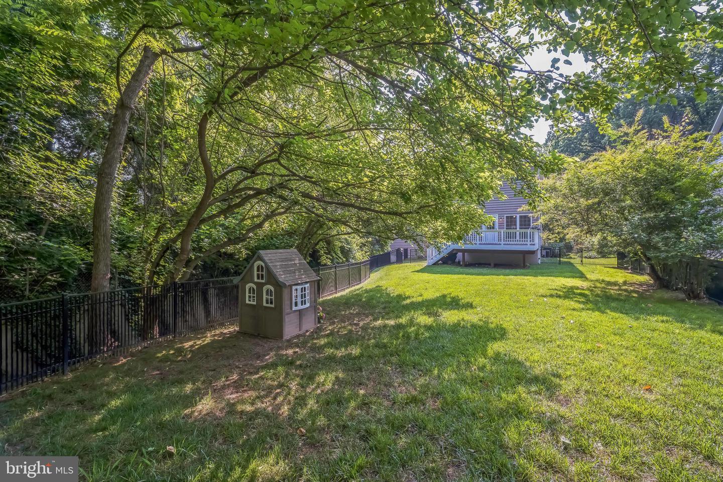 2862 ROSEMARY LN, FALLS CHURCH, Virginia 22042, 4 Bedrooms Bedrooms, ,3 BathroomsBathrooms,Residential,For sale,2862 ROSEMARY LN,VAFX2246100 MLS # VAFX2246100