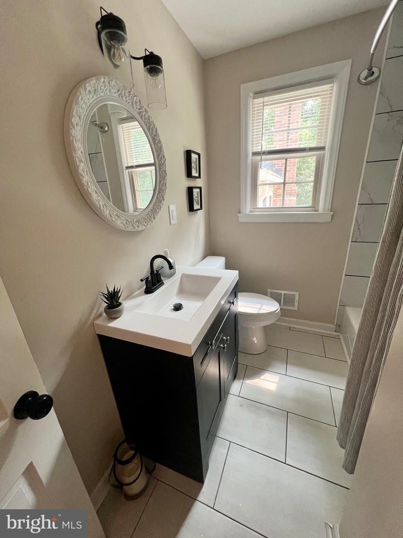 2227 RIDGEWOOD DRIVE, LYNCHBURG, Virginia 24503, 5 Bedrooms Bedrooms, ,2 BathroomsBathrooms,Residential,For sale,2227 RIDGEWOOD DRIVE,VALY2000038 MLS # VALY2000038