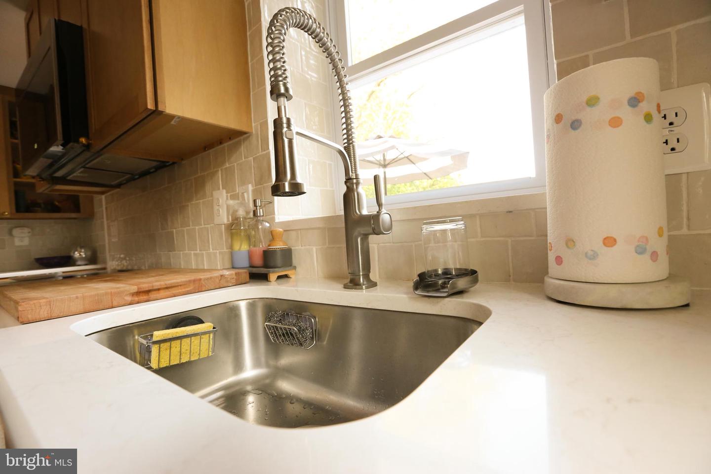 2707 FAIRHAVEN AVE, ALEXANDRIA, Virginia 22303, 2 Bedrooms Bedrooms, ,2 BathroomsBathrooms,Residential,For sale,2707 FAIRHAVEN AVE,VAFX2246002 MLS # VAFX2246002