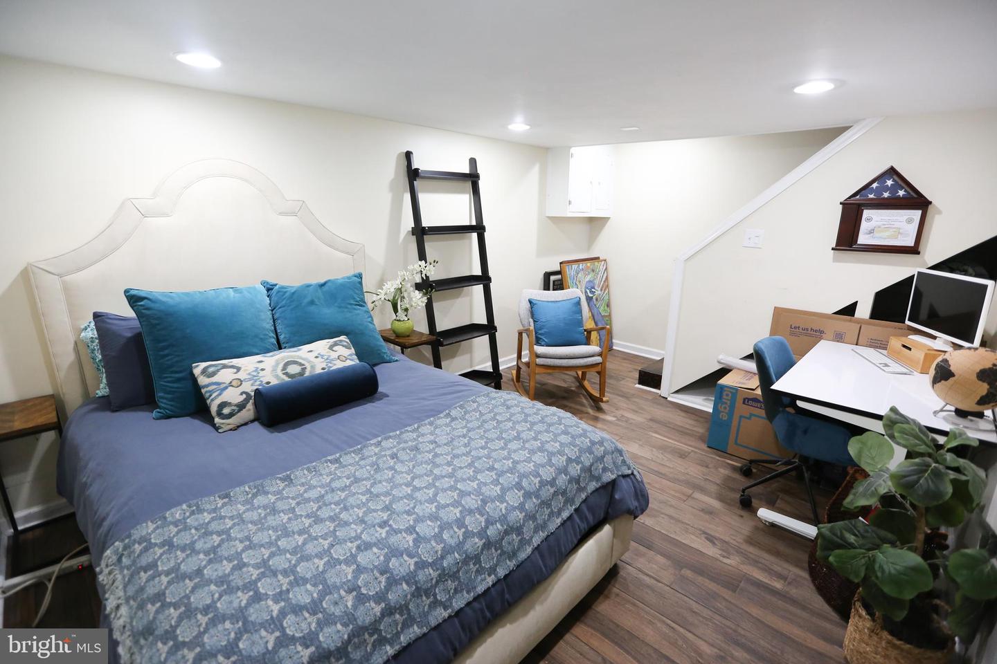 2707 FAIRHAVEN AVE, ALEXANDRIA, Virginia 22303, 2 Bedrooms Bedrooms, ,2 BathroomsBathrooms,Residential,For sale,2707 FAIRHAVEN AVE,VAFX2246002 MLS # VAFX2246002