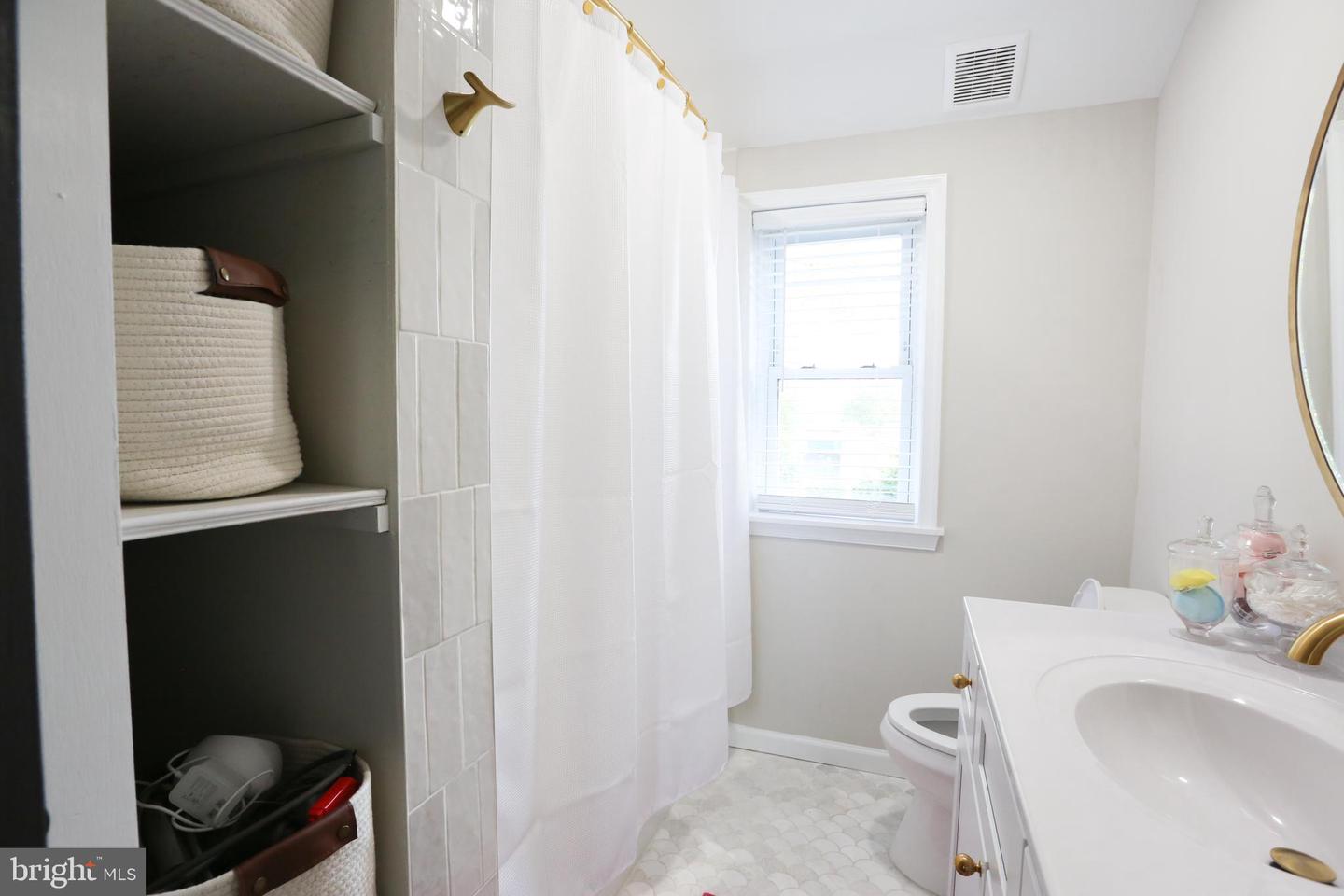 2707 FAIRHAVEN AVE, ALEXANDRIA, Virginia 22303, 2 Bedrooms Bedrooms, ,2 BathroomsBathrooms,Residential,For sale,2707 FAIRHAVEN AVE,VAFX2246002 MLS # VAFX2246002