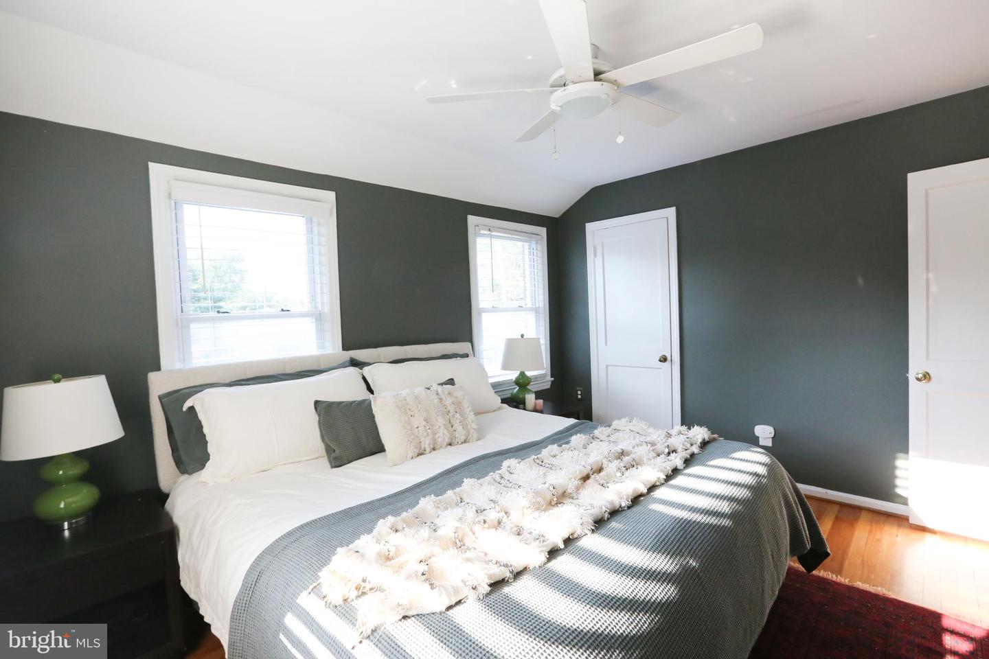 2707 FAIRHAVEN AVE, ALEXANDRIA, Virginia 22303, 2 Bedrooms Bedrooms, ,2 BathroomsBathrooms,Residential,For sale,2707 FAIRHAVEN AVE,VAFX2246002 MLS # VAFX2246002