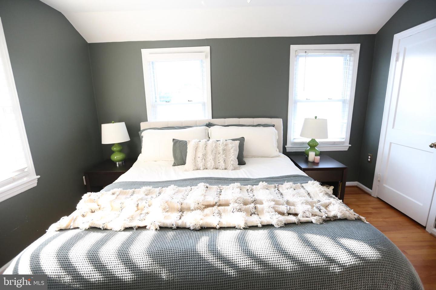 2707 FAIRHAVEN AVE, ALEXANDRIA, Virginia 22303, 2 Bedrooms Bedrooms, ,2 BathroomsBathrooms,Residential,For sale,2707 FAIRHAVEN AVE,VAFX2246002 MLS # VAFX2246002