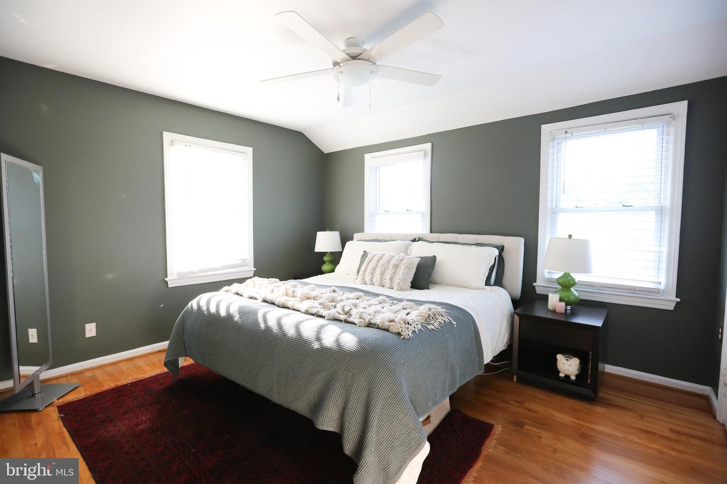 2707 FAIRHAVEN AVE, ALEXANDRIA, Virginia 22303, 2 Bedrooms Bedrooms, ,2 BathroomsBathrooms,Residential,For sale,2707 FAIRHAVEN AVE,VAFX2246002 MLS # VAFX2246002