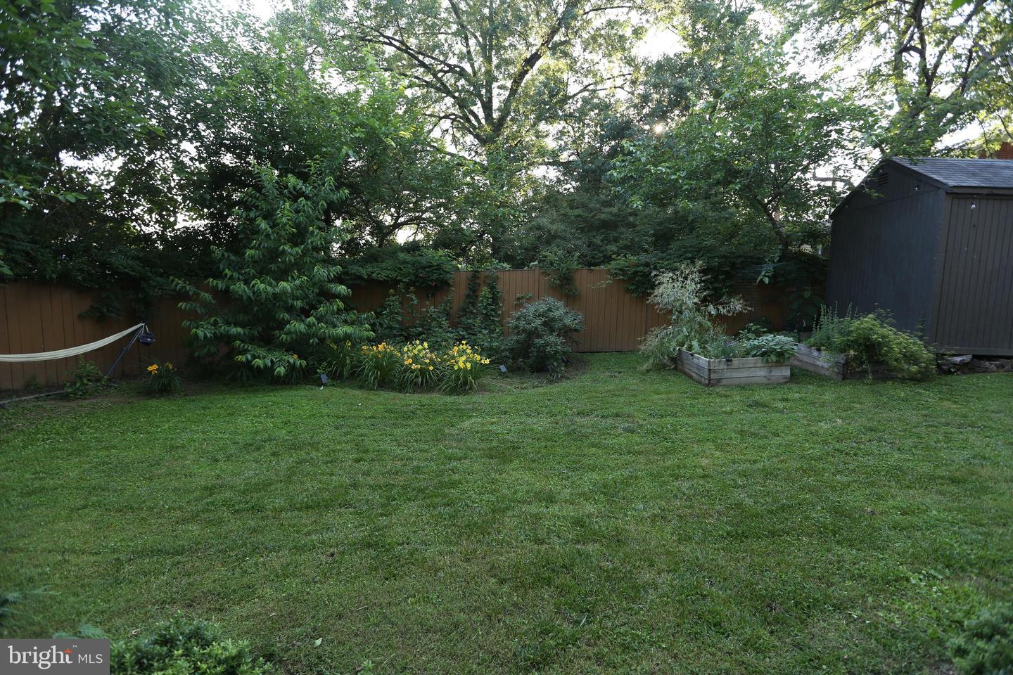 2707 FAIRHAVEN AVE, ALEXANDRIA, Virginia 22303, 2 Bedrooms Bedrooms, ,2 BathroomsBathrooms,Residential,For sale,2707 FAIRHAVEN AVE,VAFX2246002 MLS # VAFX2246002