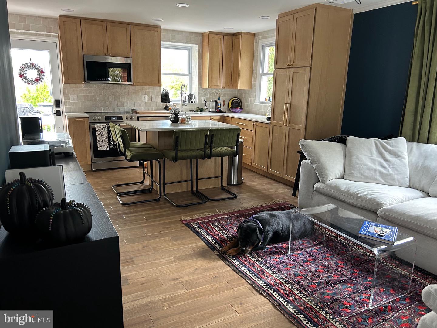 2707 FAIRHAVEN AVE, ALEXANDRIA, Virginia 22303, 2 Bedrooms Bedrooms, ,2 BathroomsBathrooms,Residential,For sale,2707 FAIRHAVEN AVE,VAFX2246002 MLS # VAFX2246002