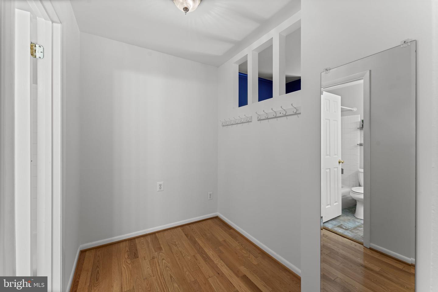 11866 S LAKES CT, RESTON, Virginia 20191, 3 Bedrooms Bedrooms, ,2 BathroomsBathrooms,Residential,For sale,11866 S LAKES CT,VAFX2246110 MLS # VAFX2246110