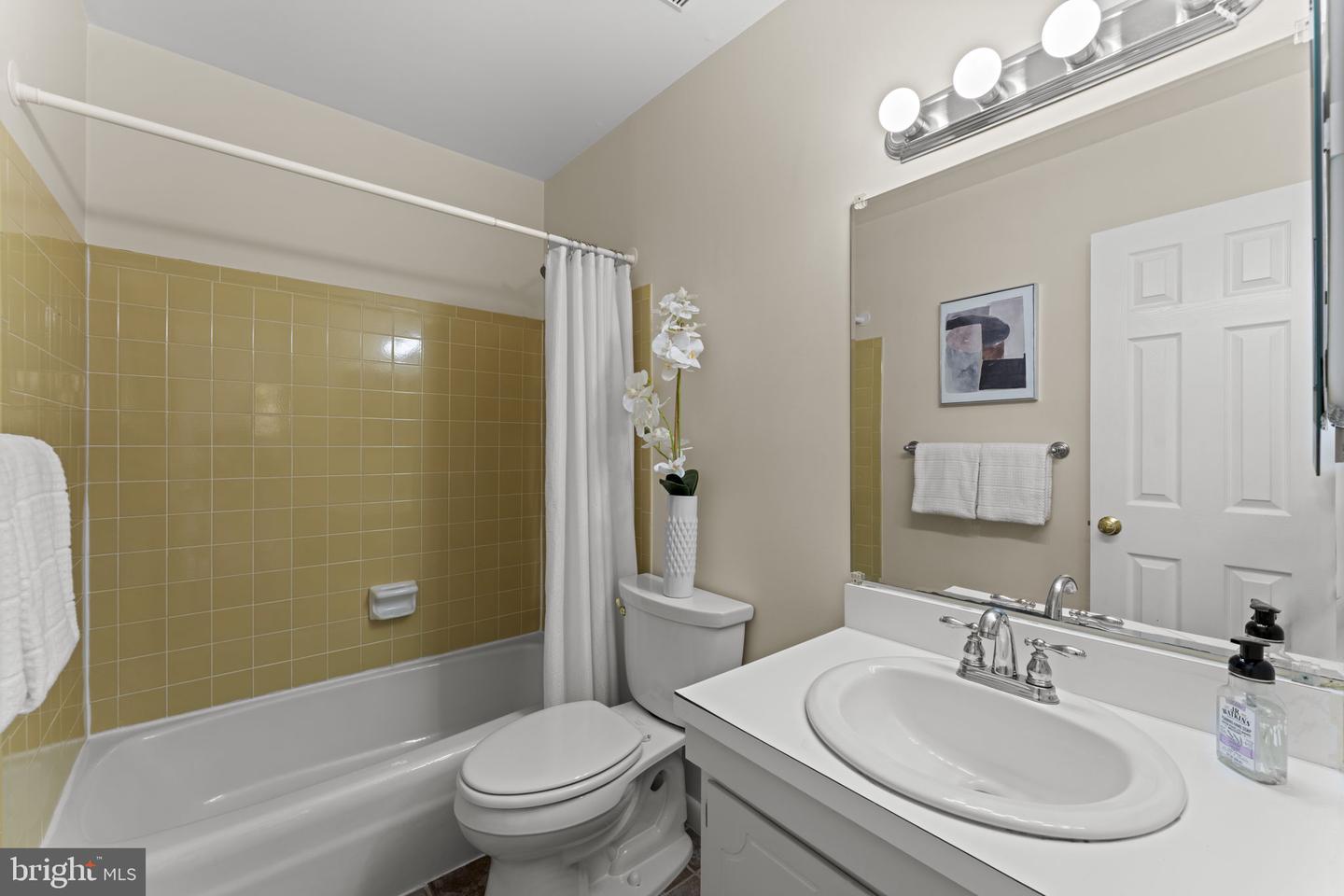 11866 S LAKES CT, RESTON, Virginia 20191, 3 Bedrooms Bedrooms, ,2 BathroomsBathrooms,Residential,For sale,11866 S LAKES CT,VAFX2246110 MLS # VAFX2246110