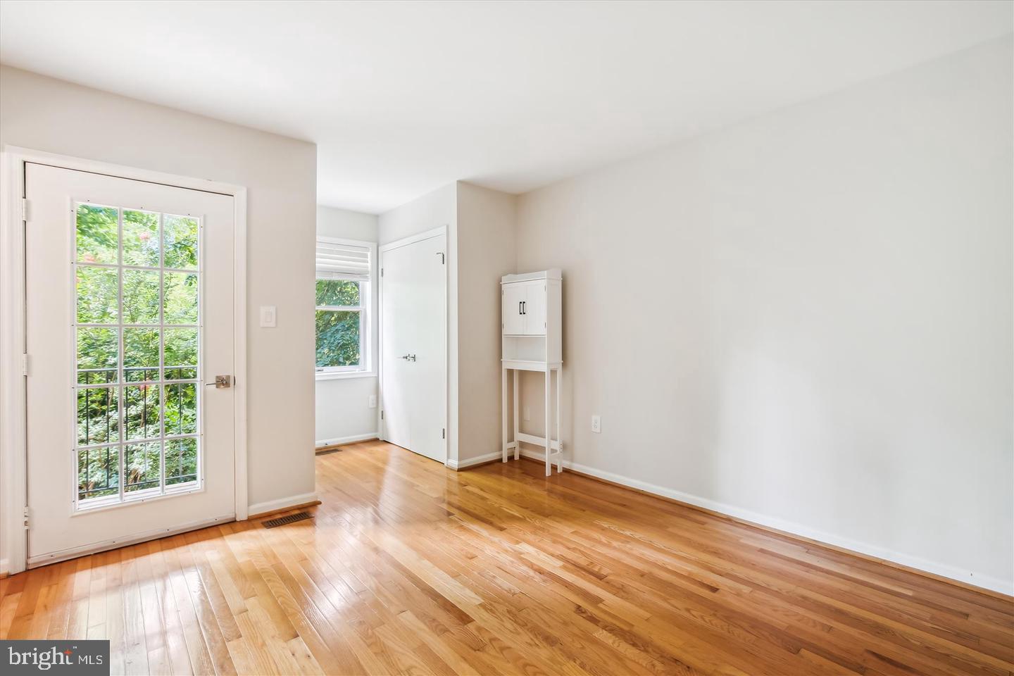 3744-A MADISON LN, FALLS CHURCH, Virginia 22041, 2 Bedrooms Bedrooms, ,2 BathroomsBathrooms,Residential,For sale,3744-A MADISON LN,VAFX2245852 MLS # VAFX2245852