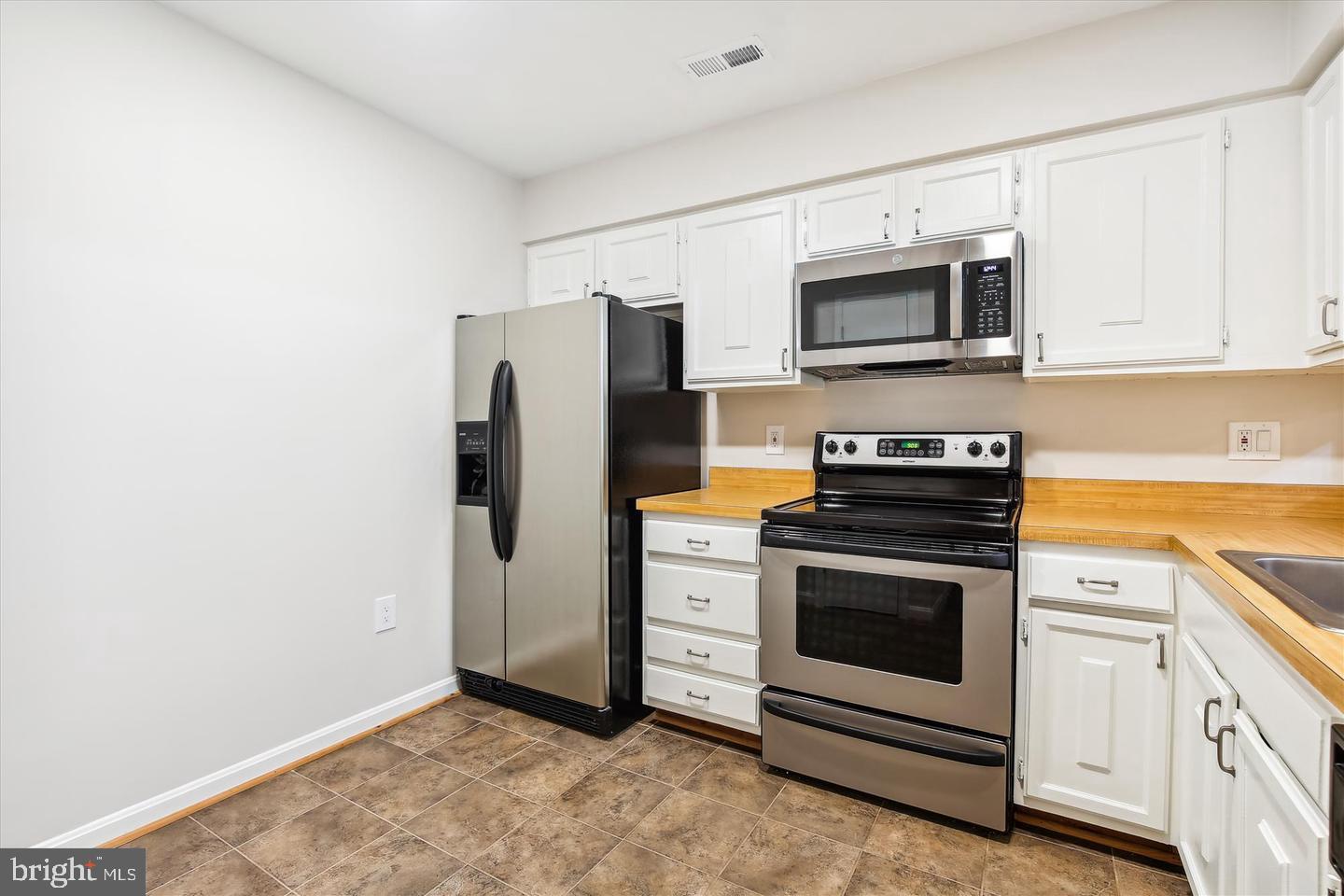 3744-A MADISON LN, FALLS CHURCH, Virginia 22041, 2 Bedrooms Bedrooms, ,2 BathroomsBathrooms,Residential,For sale,3744-A MADISON LN,VAFX2245852 MLS # VAFX2245852