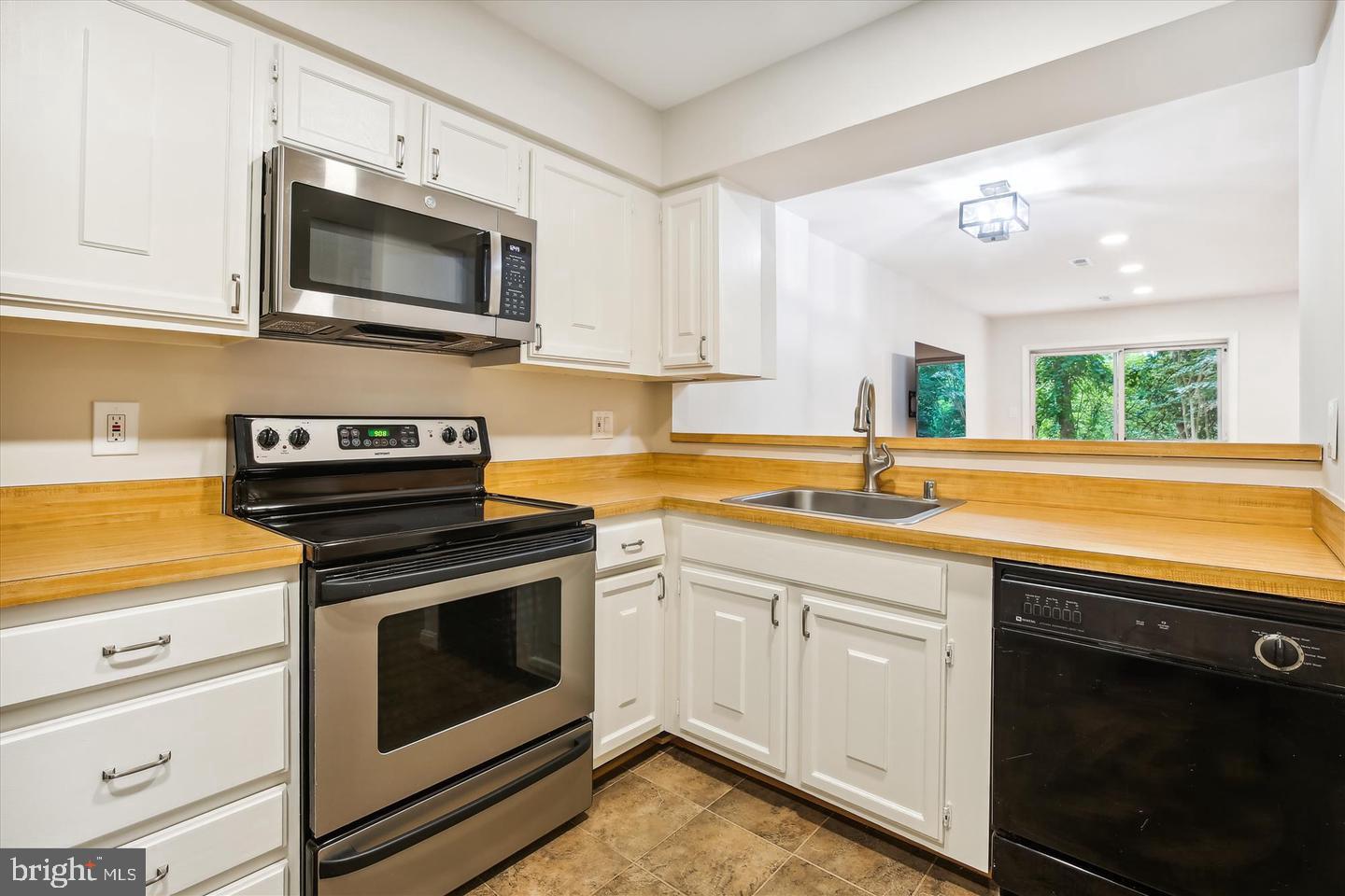 3744-A MADISON LN, FALLS CHURCH, Virginia 22041, 2 Bedrooms Bedrooms, ,2 BathroomsBathrooms,Residential,For sale,3744-A MADISON LN,VAFX2245852 MLS # VAFX2245852