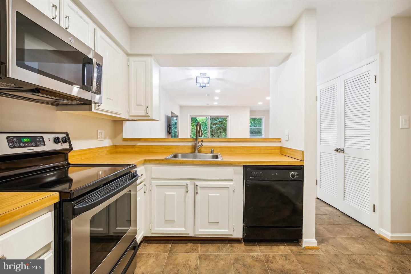 3744-A MADISON LN, FALLS CHURCH, Virginia 22041, 2 Bedrooms Bedrooms, ,2 BathroomsBathrooms,Residential,For sale,3744-A MADISON LN,VAFX2245852 MLS # VAFX2245852