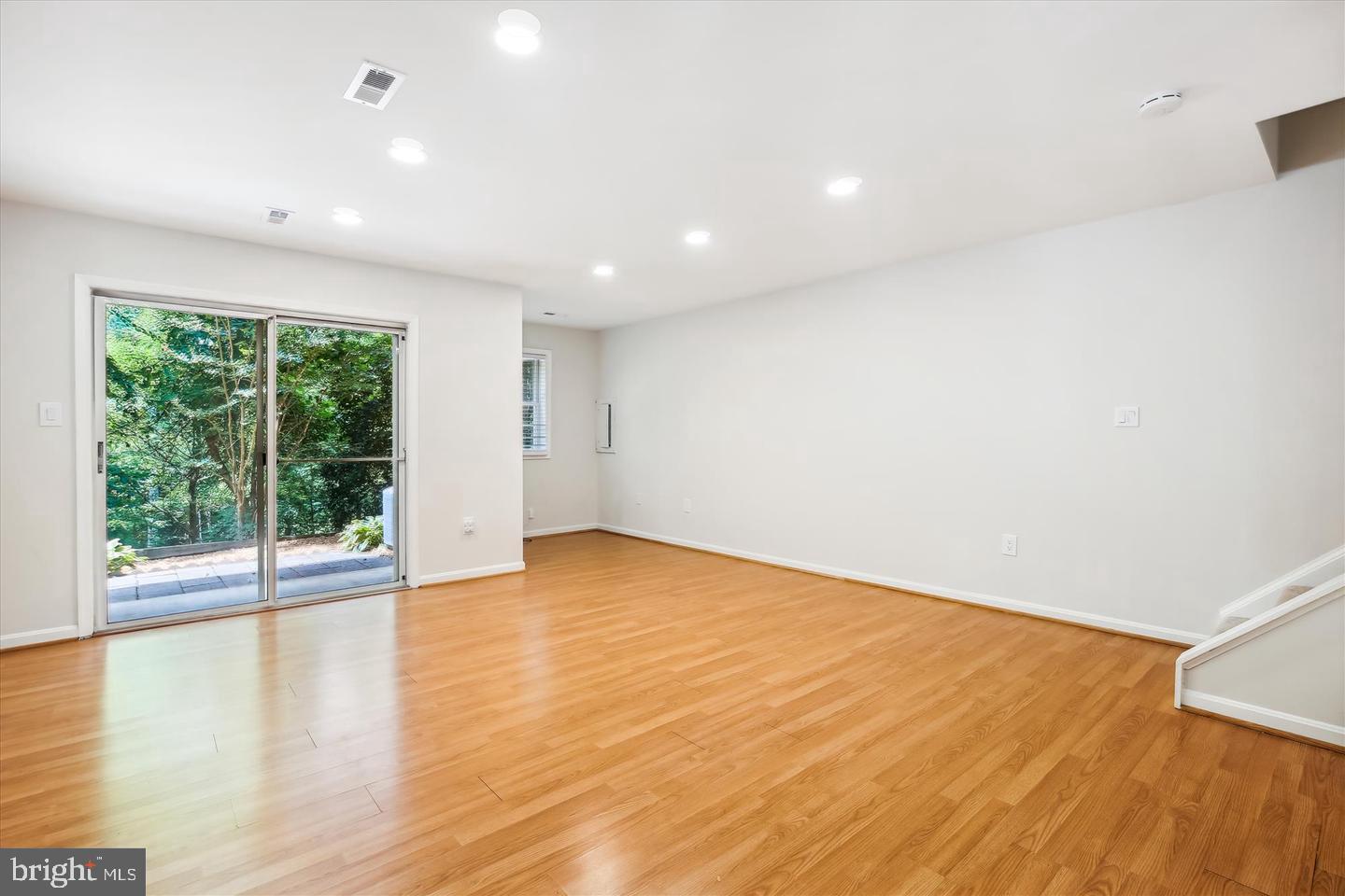 3744-A MADISON LN, FALLS CHURCH, Virginia 22041, 2 Bedrooms Bedrooms, ,2 BathroomsBathrooms,Residential,For sale,3744-A MADISON LN,VAFX2245852 MLS # VAFX2245852