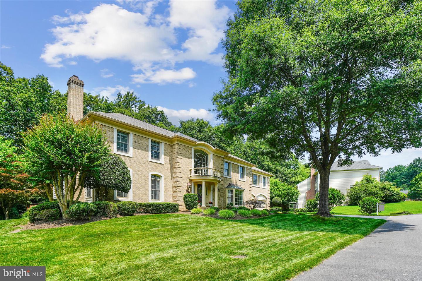 9111 OAK CHASE CT, FAIRFAX STATION, Virginia 22039, 4 Bedrooms Bedrooms, ,3 BathroomsBathrooms,Residential,For sale,9111 OAK CHASE CT,VAFX2245910 MLS # VAFX2245910