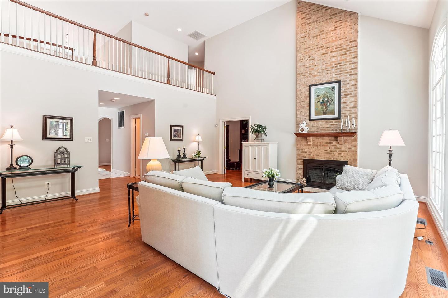 9111 OAK CHASE CT, FAIRFAX STATION, Virginia 22039, 4 Bedrooms Bedrooms, ,3 BathroomsBathrooms,Residential,For sale,9111 OAK CHASE CT,VAFX2245910 MLS # VAFX2245910