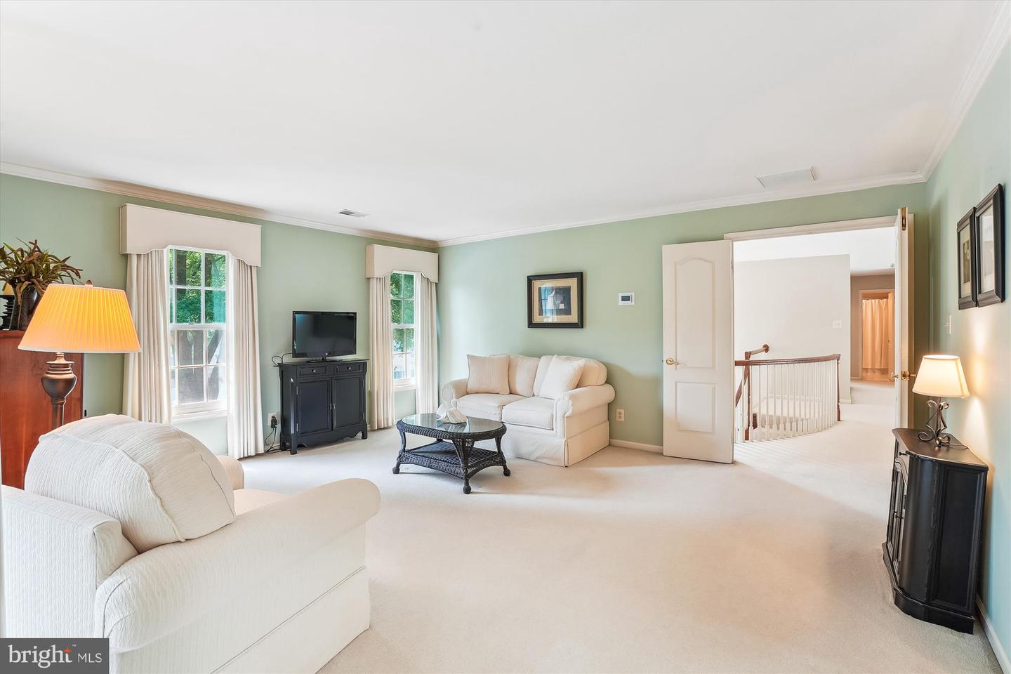 9111 OAK CHASE CT, FAIRFAX STATION, Virginia 22039, 4 Bedrooms Bedrooms, ,3 BathroomsBathrooms,Residential,For sale,9111 OAK CHASE CT,VAFX2245910 MLS # VAFX2245910