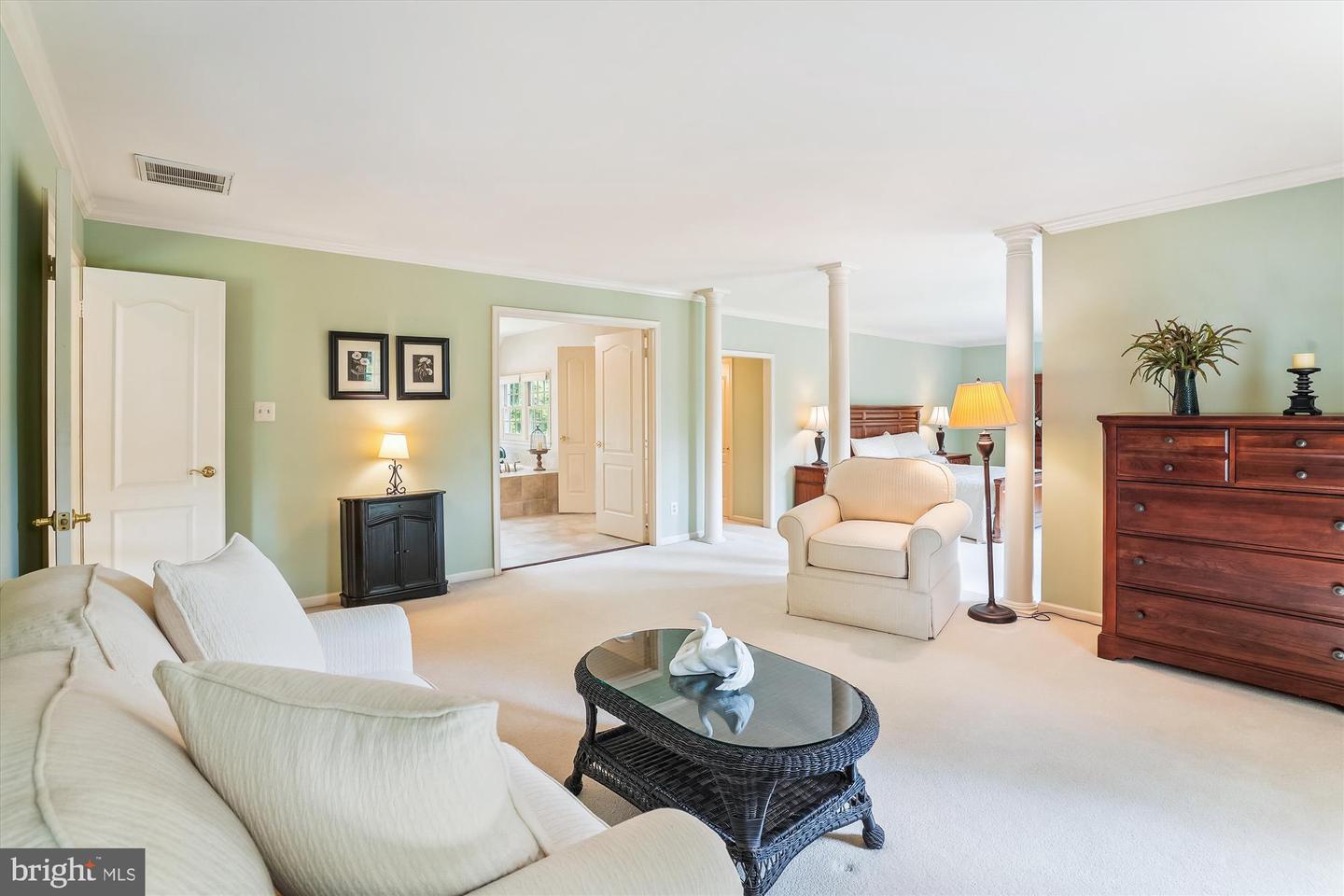 9111 OAK CHASE CT, FAIRFAX STATION, Virginia 22039, 4 Bedrooms Bedrooms, ,3 BathroomsBathrooms,Residential,For sale,9111 OAK CHASE CT,VAFX2245910 MLS # VAFX2245910