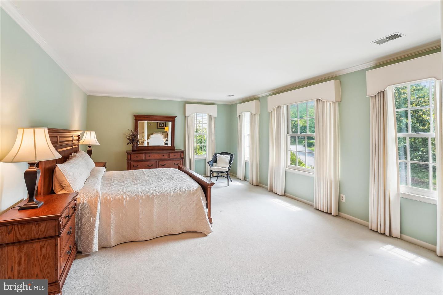 9111 OAK CHASE CT, FAIRFAX STATION, Virginia 22039, 4 Bedrooms Bedrooms, ,3 BathroomsBathrooms,Residential,For sale,9111 OAK CHASE CT,VAFX2245910 MLS # VAFX2245910