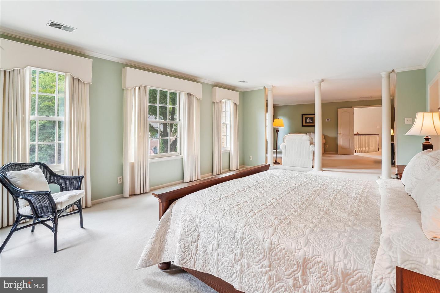 9111 OAK CHASE CT, FAIRFAX STATION, Virginia 22039, 4 Bedrooms Bedrooms, ,3 BathroomsBathrooms,Residential,For sale,9111 OAK CHASE CT,VAFX2245910 MLS # VAFX2245910