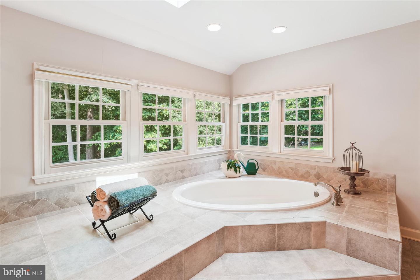9111 OAK CHASE CT, FAIRFAX STATION, Virginia 22039, 4 Bedrooms Bedrooms, ,3 BathroomsBathrooms,Residential,For sale,9111 OAK CHASE CT,VAFX2245910 MLS # VAFX2245910