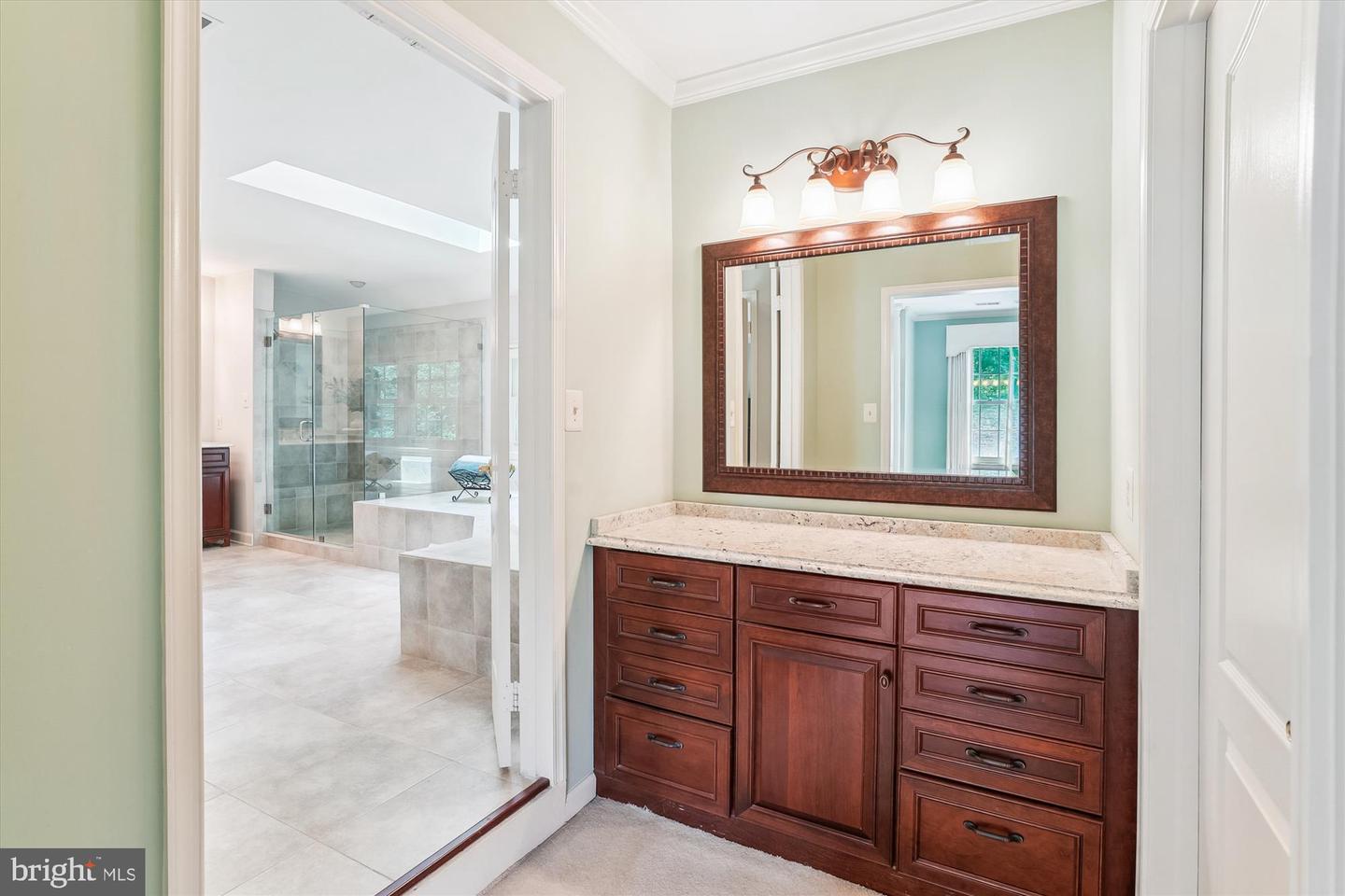 9111 OAK CHASE CT, FAIRFAX STATION, Virginia 22039, 4 Bedrooms Bedrooms, ,3 BathroomsBathrooms,Residential,For sale,9111 OAK CHASE CT,VAFX2245910 MLS # VAFX2245910