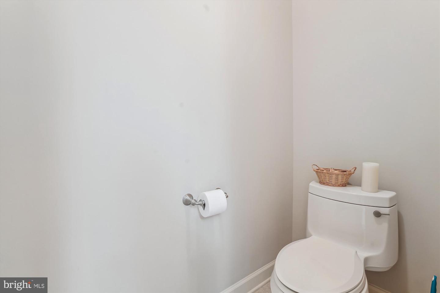 9111 OAK CHASE CT, FAIRFAX STATION, Virginia 22039, 4 Bedrooms Bedrooms, ,3 BathroomsBathrooms,Residential,For sale,9111 OAK CHASE CT,VAFX2245910 MLS # VAFX2245910