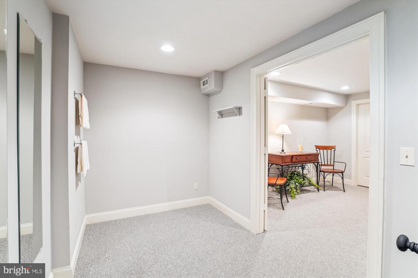 9111 OAK CHASE CT, FAIRFAX STATION, Virginia 22039, 4 Bedrooms Bedrooms, ,3 BathroomsBathrooms,Residential,For sale,9111 OAK CHASE CT,VAFX2245910 MLS # VAFX2245910