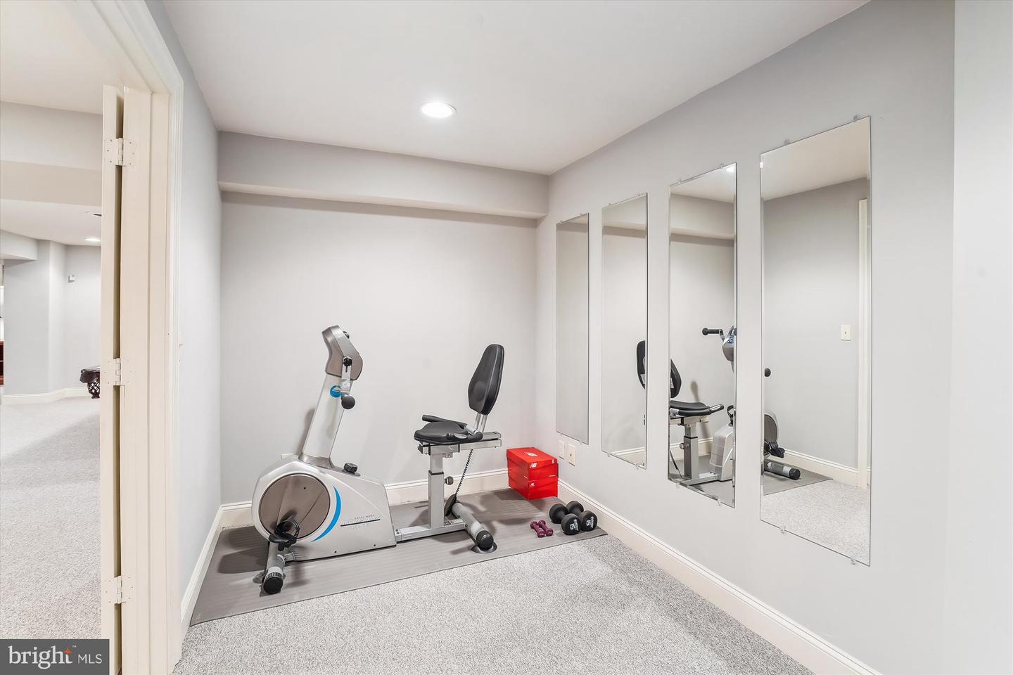 9111 OAK CHASE CT, FAIRFAX STATION, Virginia 22039, 4 Bedrooms Bedrooms, ,3 BathroomsBathrooms,Residential,For sale,9111 OAK CHASE CT,VAFX2245910 MLS # VAFX2245910