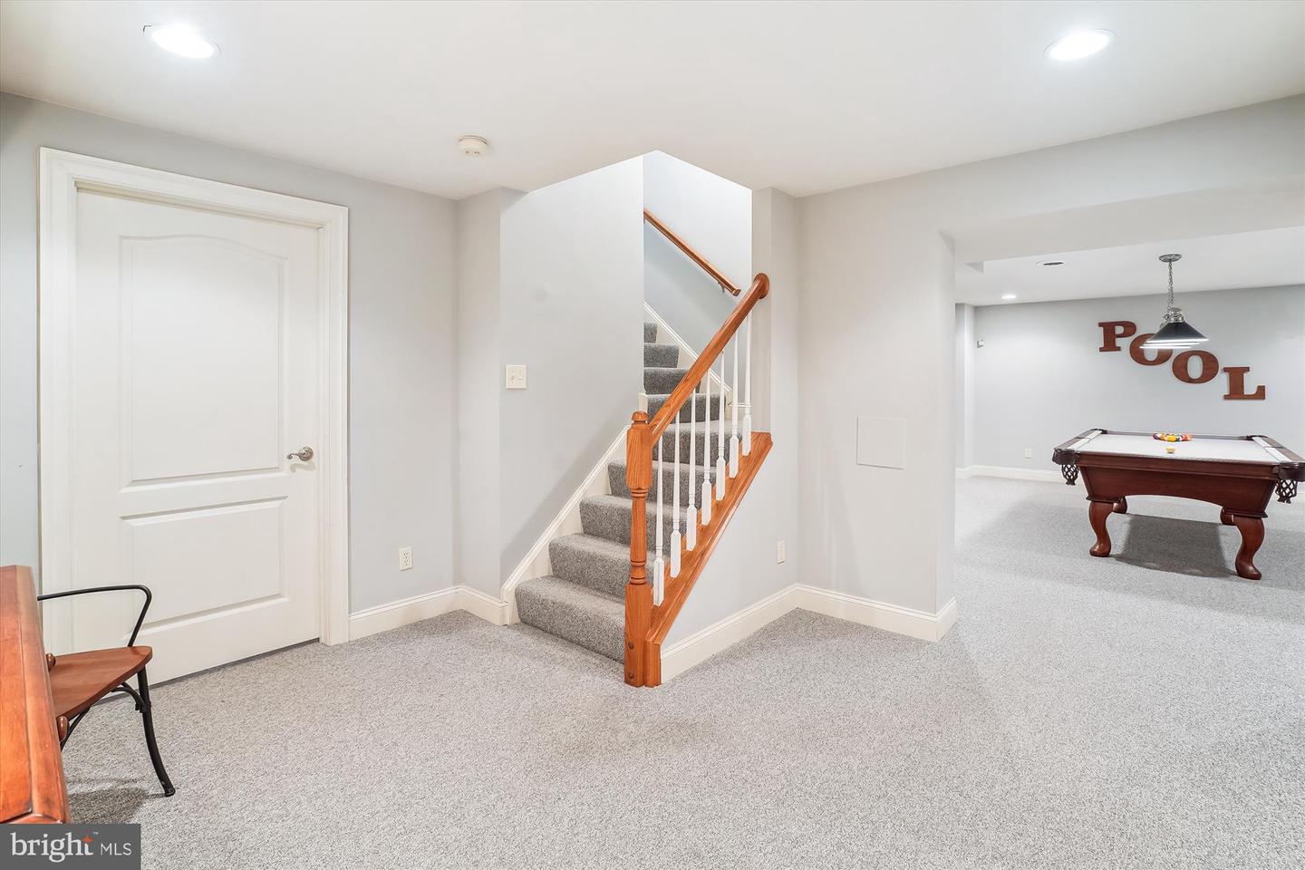 9111 OAK CHASE CT, FAIRFAX STATION, Virginia 22039, 4 Bedrooms Bedrooms, ,3 BathroomsBathrooms,Residential,For sale,9111 OAK CHASE CT,VAFX2245910 MLS # VAFX2245910
