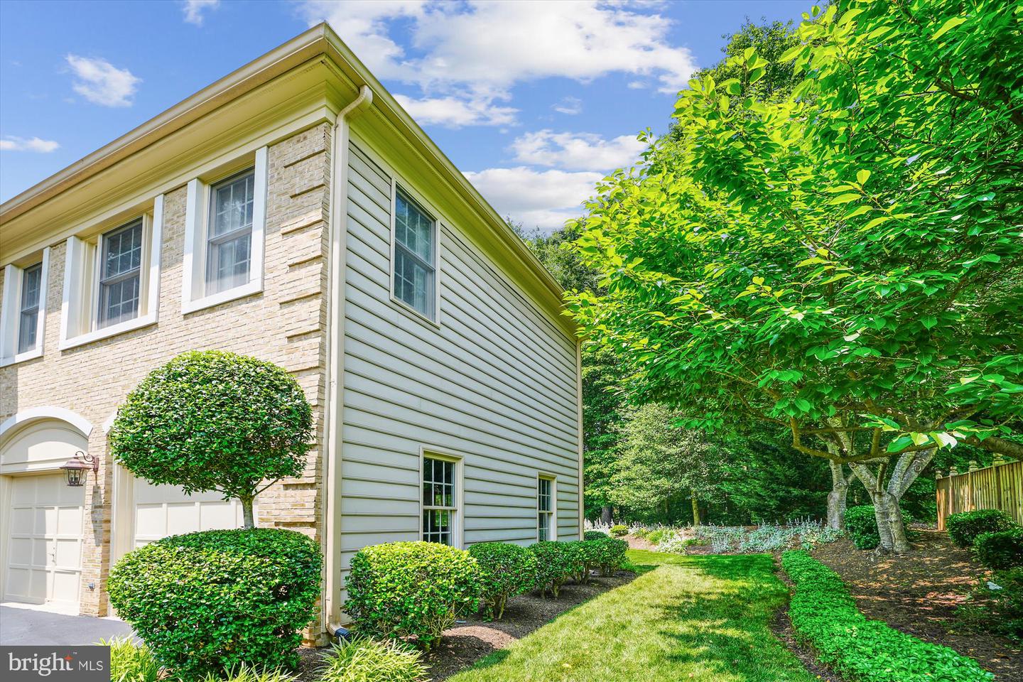 9111 OAK CHASE CT, FAIRFAX STATION, Virginia 22039, 4 Bedrooms Bedrooms, ,3 BathroomsBathrooms,Residential,For sale,9111 OAK CHASE CT,VAFX2245910 MLS # VAFX2245910